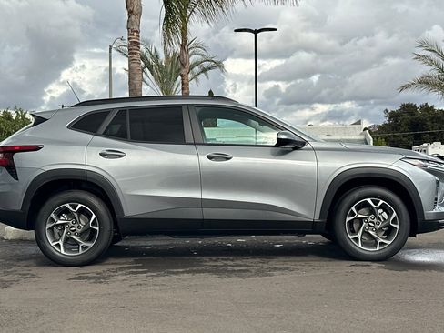 New 2026 Chevrolet Trax LT image 3