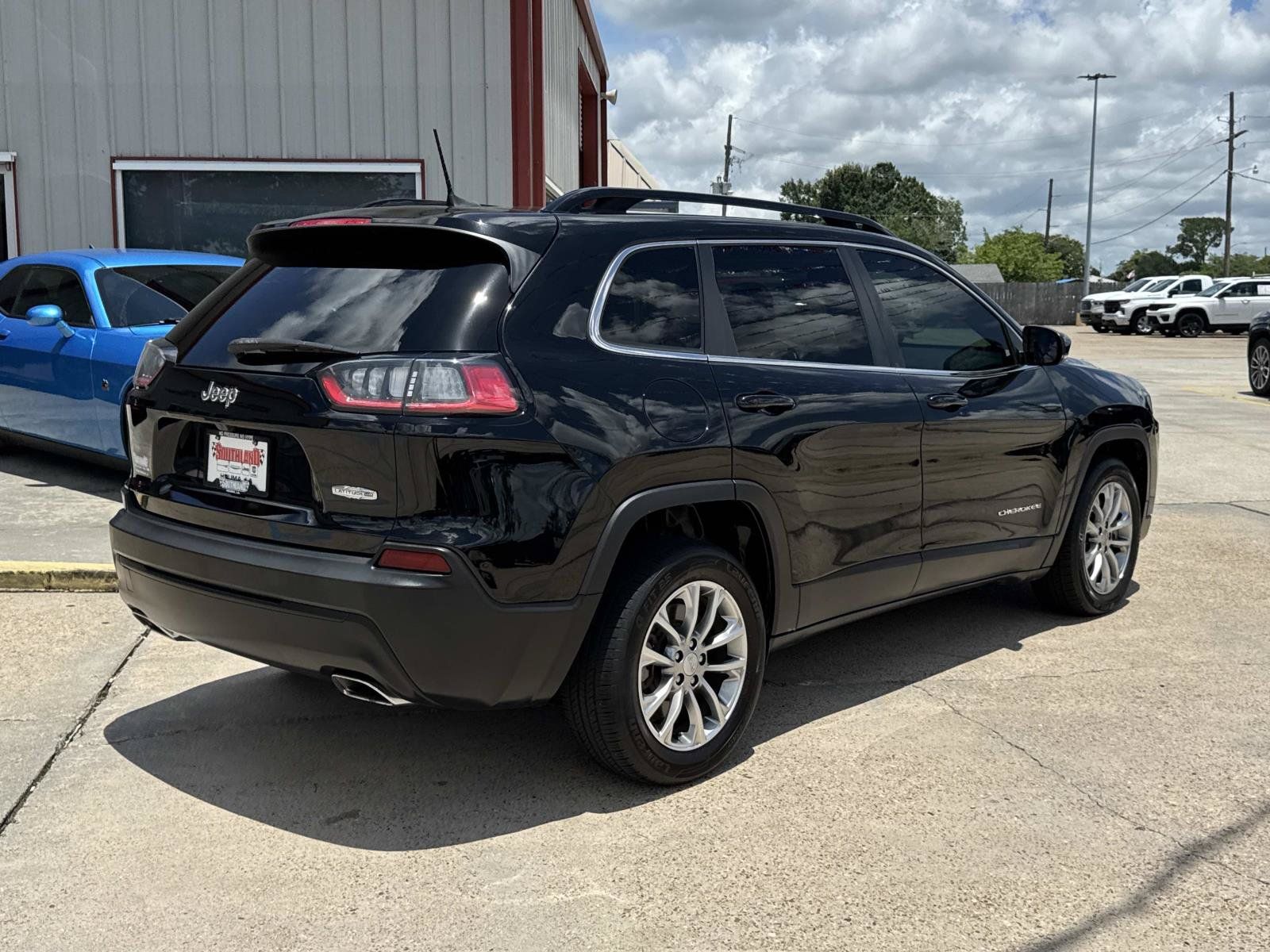Used 2022 Jeep Cherokee Latitude Lux w/ Sun & Sound Group FWD image 7