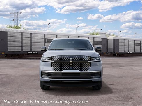 New 2027 Lincoln Navigator Reserve AWD/4WD image 3