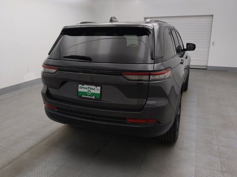 Used 2022 Jeep Grand Cherokee Altitude image 7