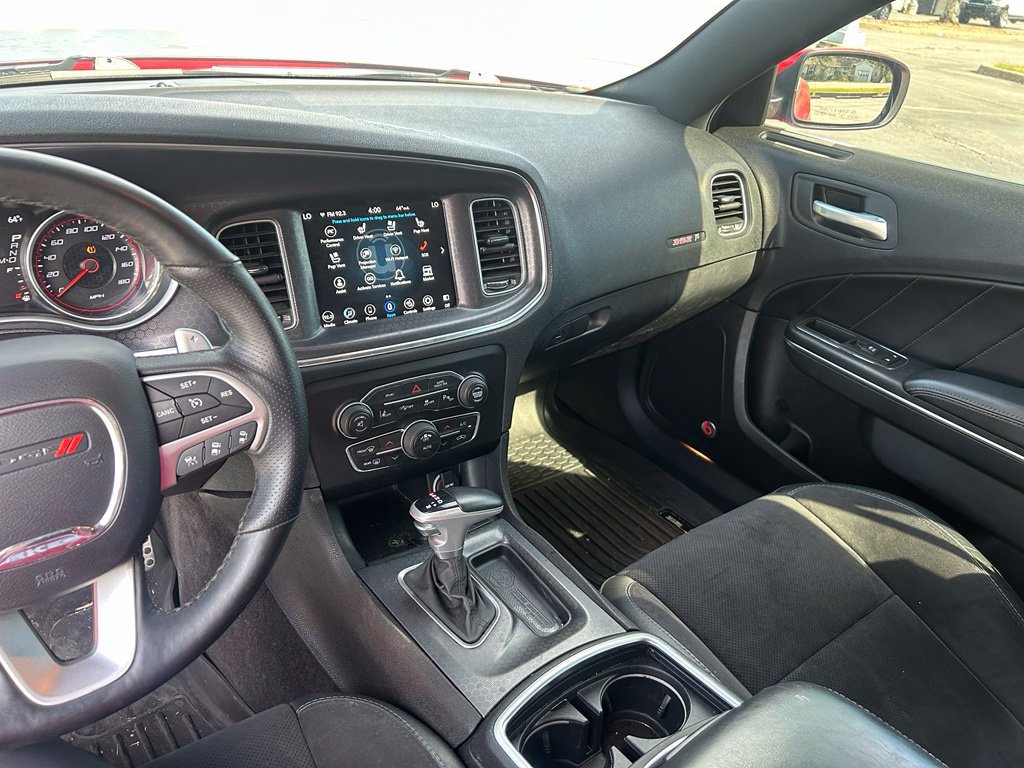 Used 2016 Dodge Charger R/T Scat Pack w/ Technology Group RWD image 26