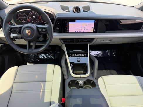 Certified 2026 Porsche Cayenne AWD/4WD image 21