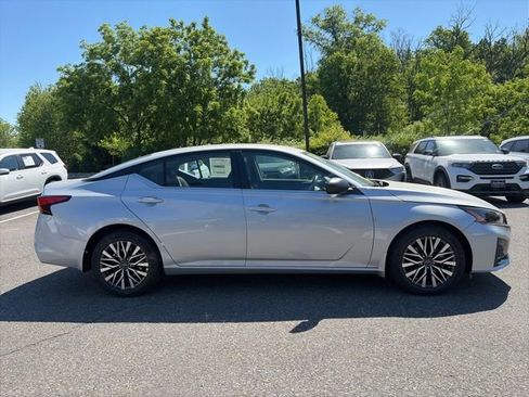 New 2026 Nissan Altima 2.5 SV FWD image 9