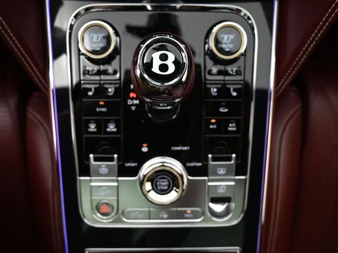 Used 2020 Bentley Flying Spur W12 AWD/4WD image 19