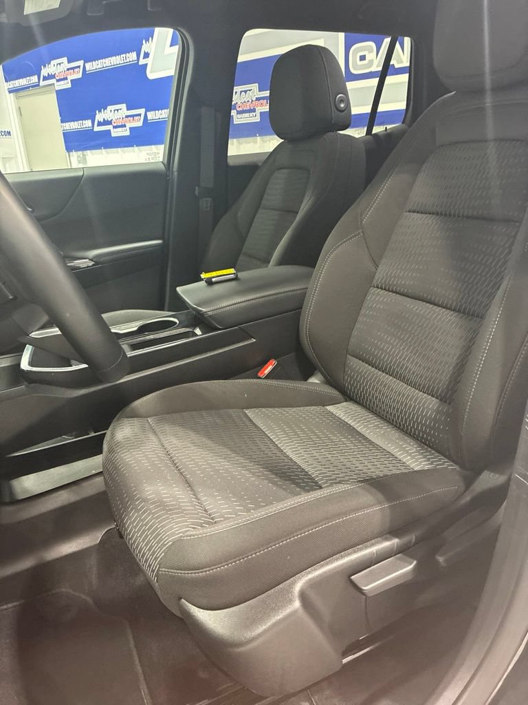 Used 2026 Chevrolet Equinox LT AWD/4WD image 14