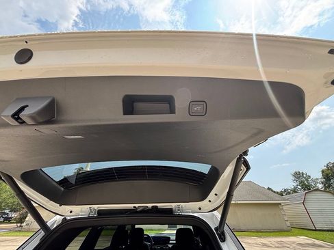 Used 2025 Buick Enclave Sport Touring w/ Power Package FWD image 20