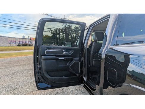 Used 2019 RAM 1500 Laramie image 10