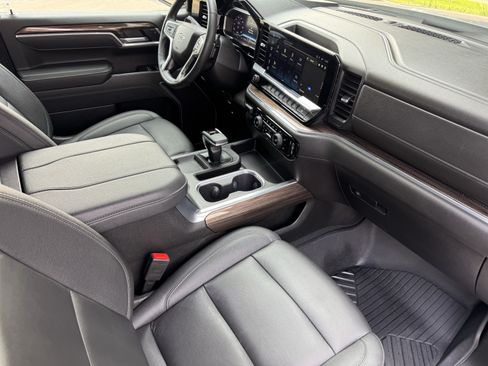 Certified 2025 Chevrolet Silverado 1500 RST AWD/4WD image 23