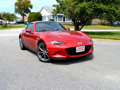 Used 2017 MAZDA MX-5 Miata RF Grand Touring image 3