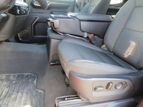Used 2022 Chevrolet Silverado 1500 LT AWD/4WD image 17