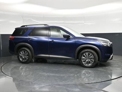 Used 2025 Nissan Pathfinder SV