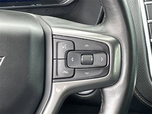 Used 2023 Chevrolet Suburban Premier image 14