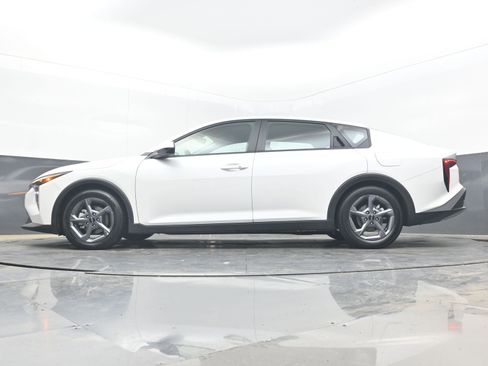 Used 2025 Kia K4 FWD image 27