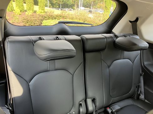 Used 2025 Honda Pilot EX-L image 34