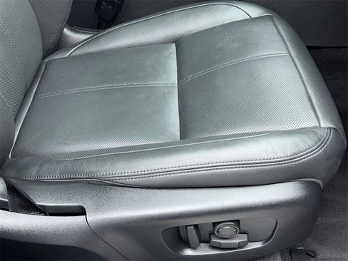 Used 2024 Land Rover Range Rover Velar S image 47