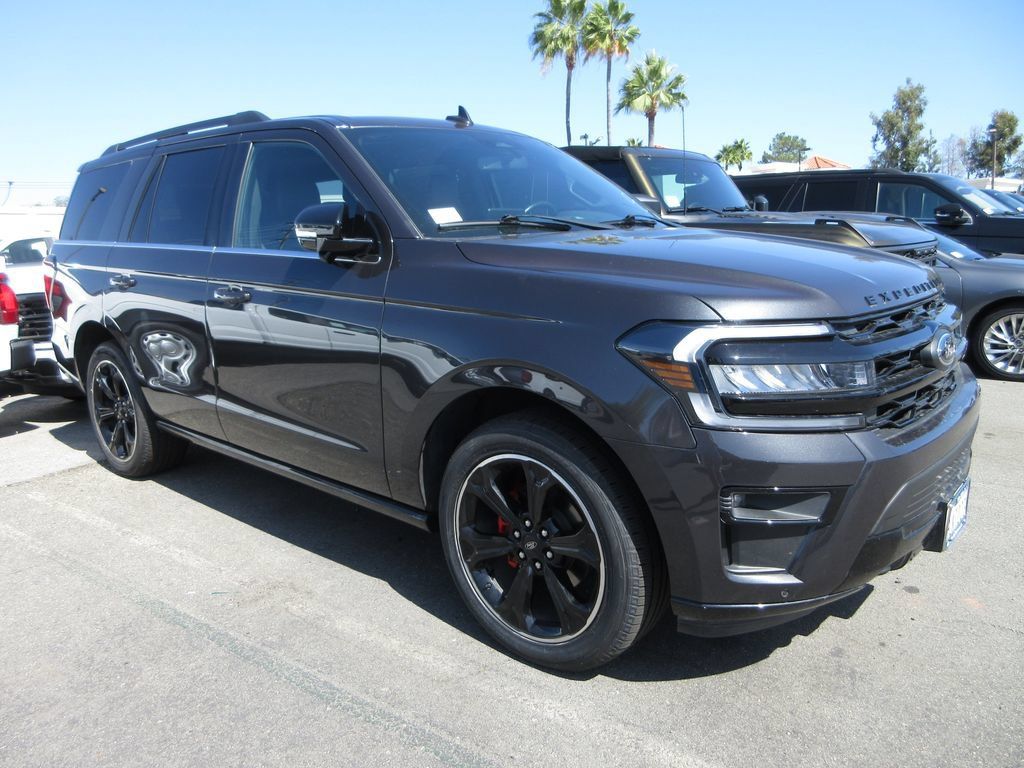 Certified 2024 Ford Expedition Limited AWD/4WD image 4