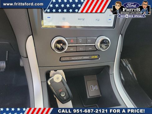 Certified 2024 Ford Edge SE w/ Black Appearance Package image 9