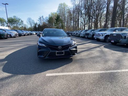 Used 2024 Toyota Camry SE image 11