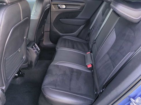 Used 2021 Volvo XC40 P8 Recharge w/ Advanced Package image 19