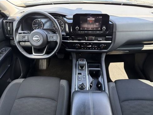 Certified 2025 Nissan Pathfinder SV AWD/4WD image 4