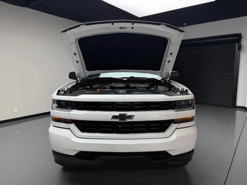 Used 2018 Chevrolet Silverado 1500 Custom w/ Custom Value Package RWD image 7