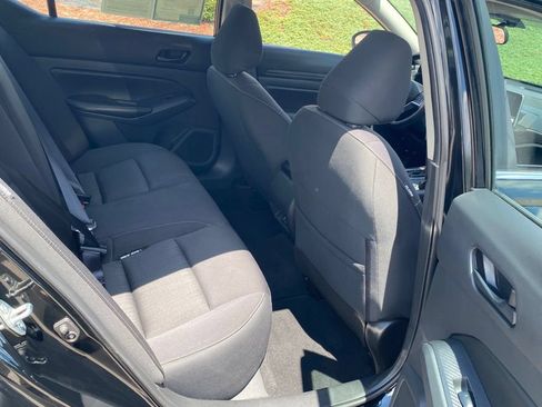 Used 2025 Nissan Altima 2.5 SV FWD image 16