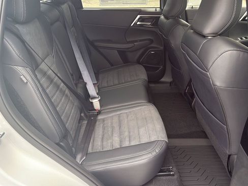 New 2026 Mitsubishi Outlander AWD image 29