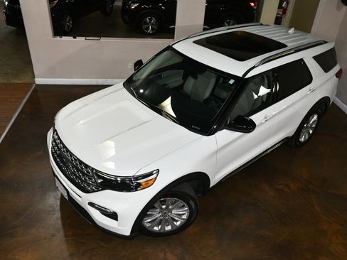 Used 2020 Ford Explorer Limited w/ Class III Trailer Tow Package image 74