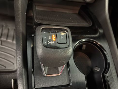 Used 2022 Nissan Rogue SV image 32