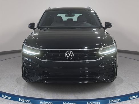 Used 2024 Volkswagen Tiguan SE R-Line image 3