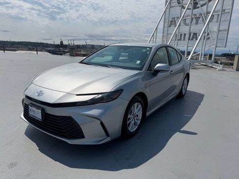 Used 2025 Toyota Camry LE FWD image 7