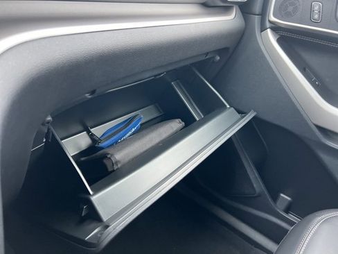 Certified 2022 Ford Explorer XLT w/ Equipment Group 202A image 17