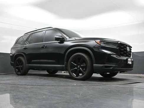 Used 2025 Honda Pilot Black Edition image 44