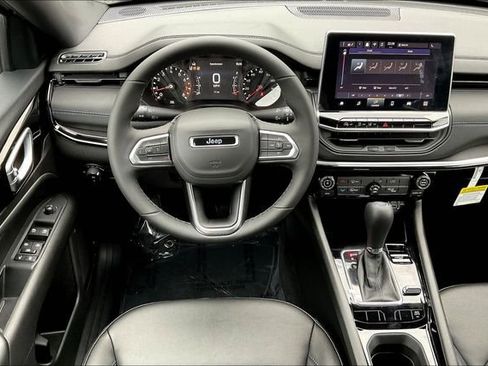 New 2025 Jeep Compass Latitude w/ Altitude Special Edition image 14