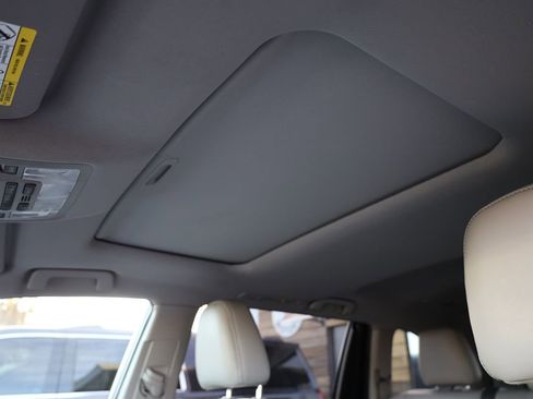 Used 2019 Toyota Highlander XLE image 36