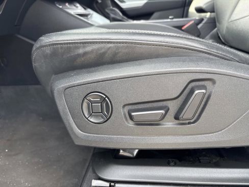 Used 2024 Audi Q3 2.0T Premium image 22