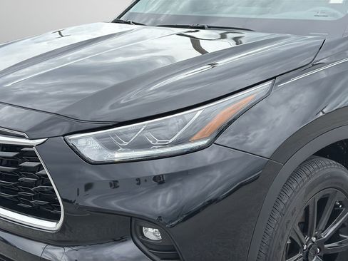 Used 2026 Toyota Highlander Limited AWD/4WD image 6