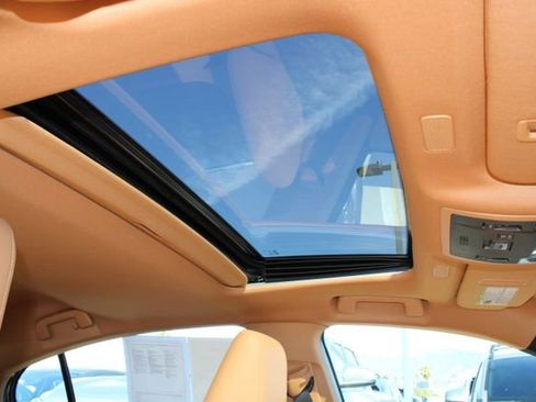 Certified 2025 Lexus ES 300h w/ Premium Package image 6