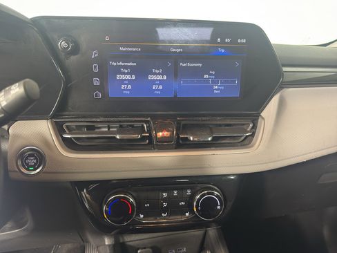 Used 2024 Chevrolet TrailBlazer LT w/ LT Cold Weather Package FWD image 26