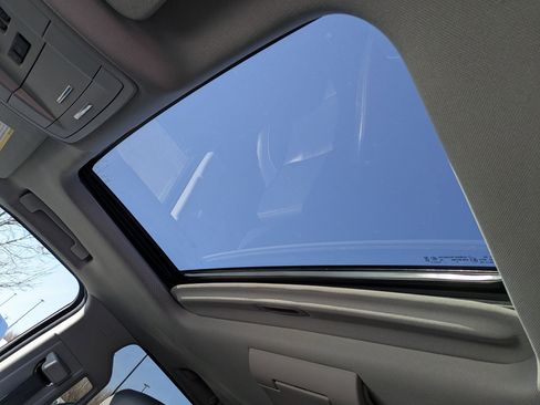 Used 2019 GMC Yukon XL SLT w/ Open Road Package image 29