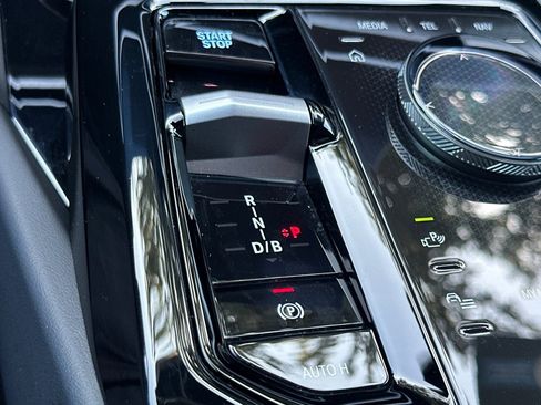 Certified 2024 BMW i5 eDrive40i w/ M Sport Package image 28