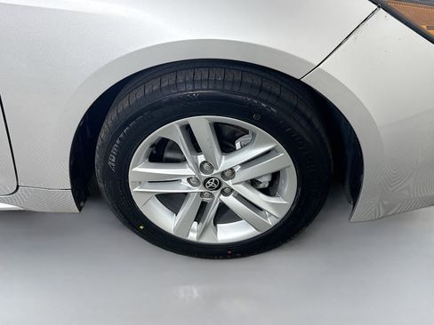 Used 2021 Toyota Corolla SE image 32
