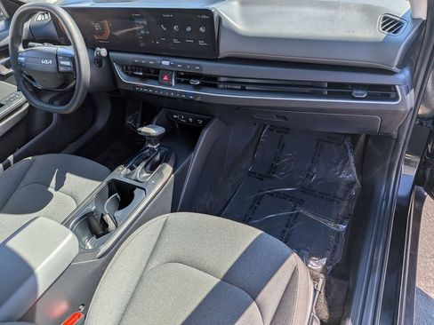 Used 2025 Kia K4 LXS image 31