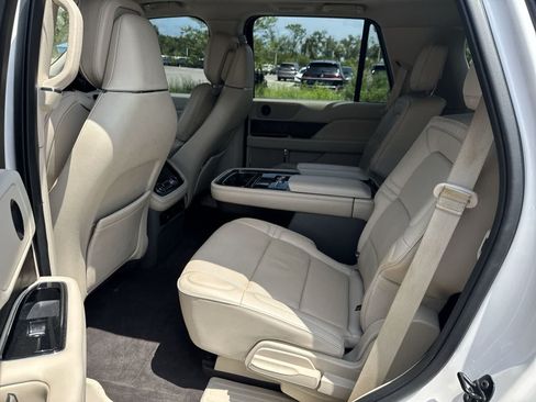 Used 2018 Lincoln Navigator Reserve w/ Technology Package AWD/4WD image 26