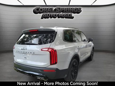 Certified 2022 Kia Telluride EX w/ EX Premium Package AWD/4WD image 2