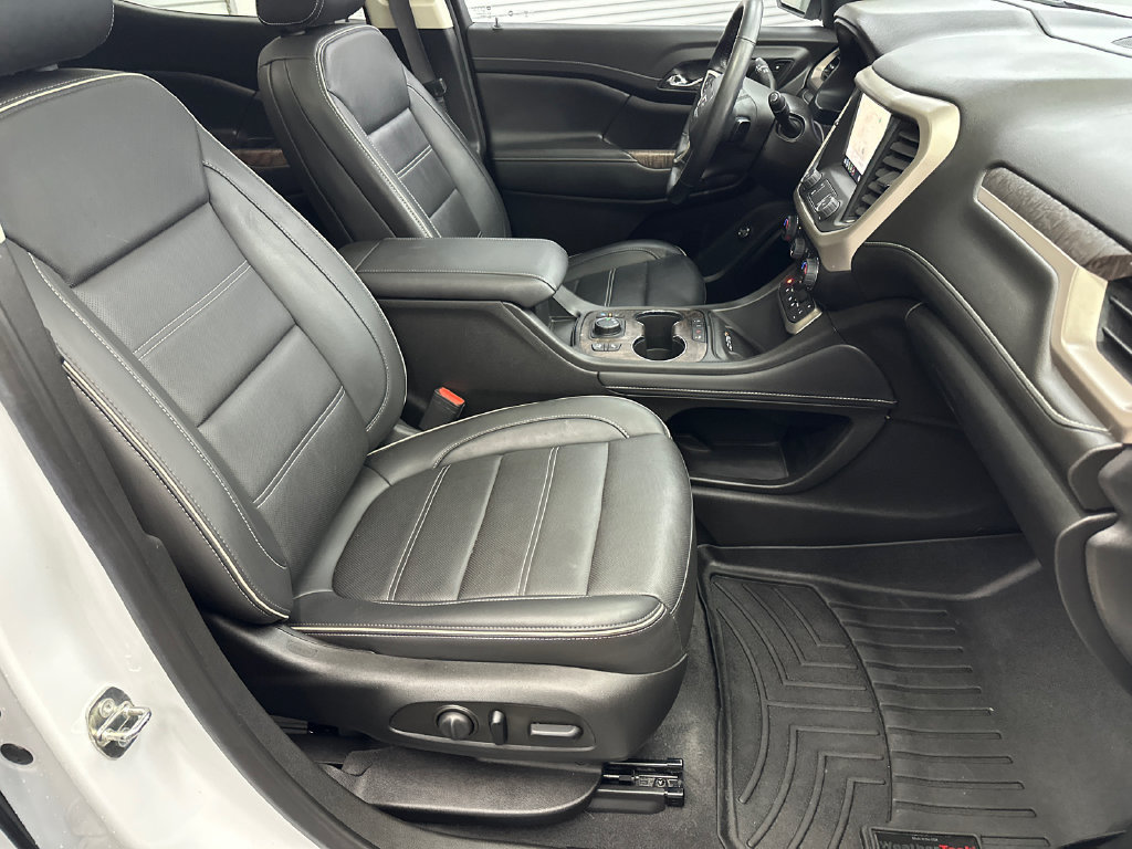 Used 2023 GMC Acadia Denali w/ Denali Technology Package FWD image 15