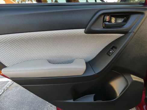 Used 2018 Subaru Forester 2.5i w/ Alloy Wheel Package image 43