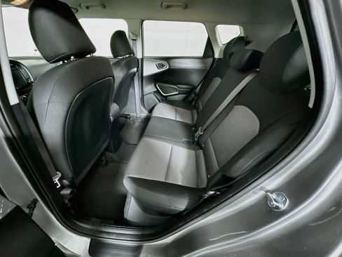 Used 2025 Kia Soul LX w/ LX Technology Package FWD image 26