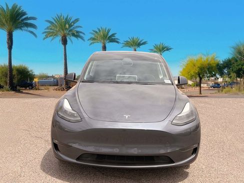 Used 2023 Tesla Model Y Long Range AWD/4WD image 9