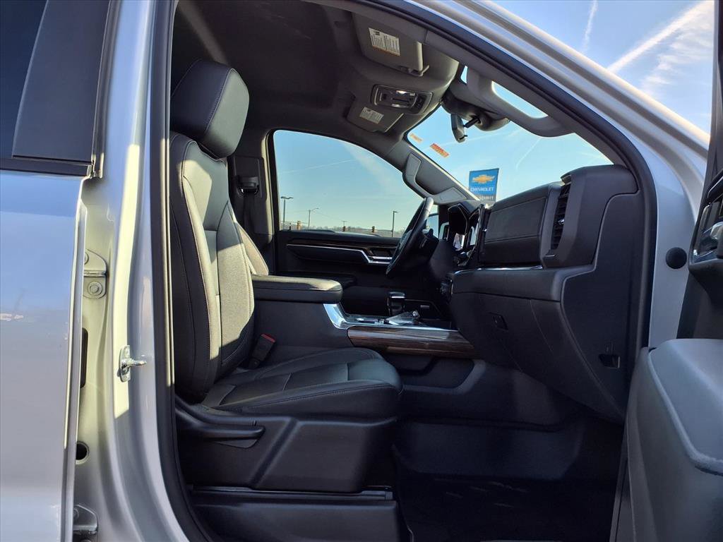 Used 2022 Chevrolet Silverado 1500 RST w/ Convenience Package II AWD/4WD image 25